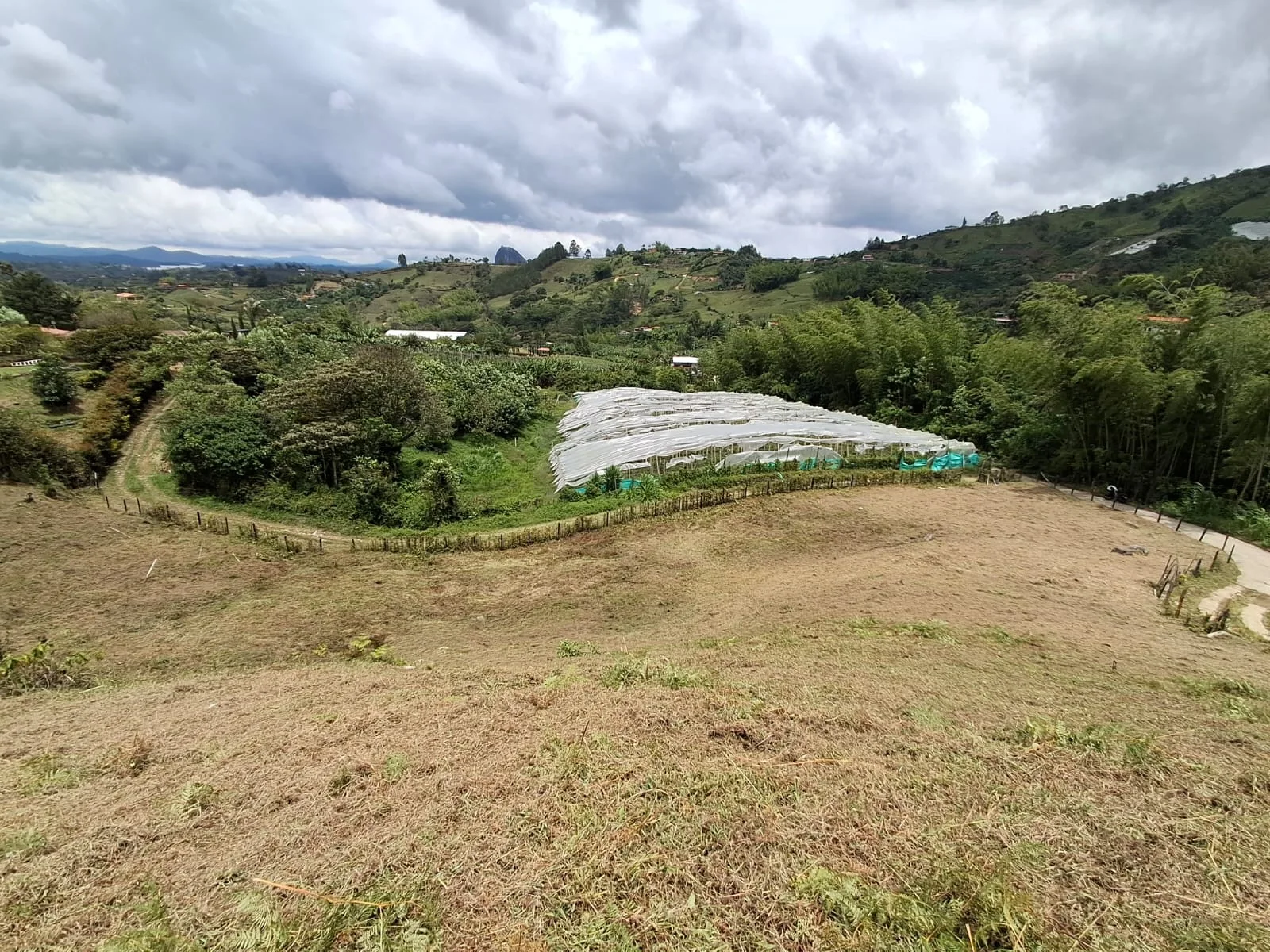 Fotografía real del lote en El Chilco, imagen 2
